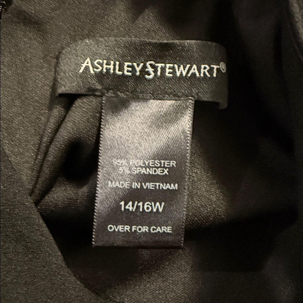 Stylish Ashley Stewart Dress with Lace Details - Size 14/16W - Picture 7 of 7